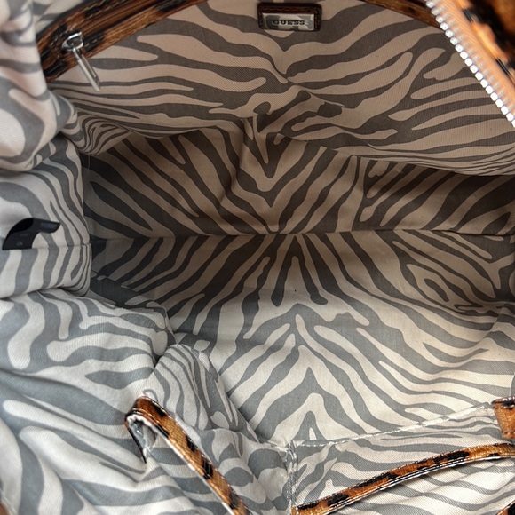 Guess leopard print bag in excellent condition - Picture 7 of 14